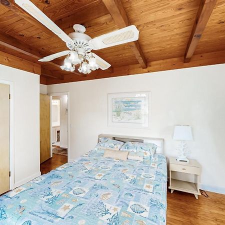 Ginny'S Coastal Cottage 橡树岛 外观 照片